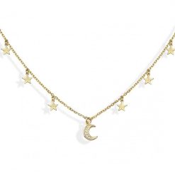 Colgante Estrellas y Luna Oro. Delicado collar dorado en plata de ley 925 bañada en oro 18k con colgantes en forma de estrellas y luna con circonitas.