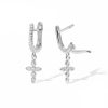 Pendientes Cruz Plata de ley 925. Pendientes de cruz plata plateados con charm en forma de cruces con circonitas.