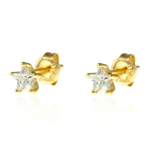 Los Pendientes Estrellita Brilli Oro son tan pequeños que puedes dormir con ellos. Muy estilosos, iluminan el rostro. Pendientes Mini de oro en forma de estrella con brillantito.