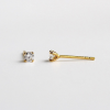 Pendientes Dormiloncilla Oro. Pendientes mini de oro con un brillante. Pendientes dormilona de diario elegantes bañados en oro 18k.