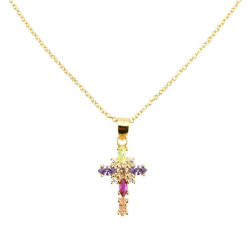 Colgante Cruz Piedras colores Oro. Cadena dorada con charm o colgante cruz de oro con piedras de colores. Cruces colores.