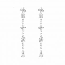 Pendientes Largos Flor Oro para fiesta evento. Sofisticados. De oro con diamantes circonitas en forma de pétalos de flor.