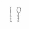 Pendientes Largos Cascada Plata. Preciosos aritos con diamantes que cuelgan. Pendientes largos de aro de Plata con colgante de diamantes.