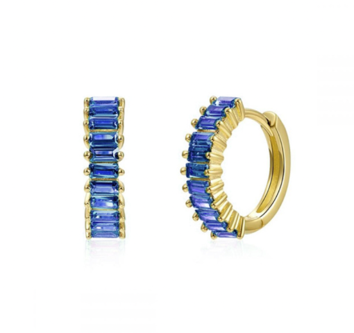 Pendientes Aro Azul Oro con piedras de colores. Pendientes de Aro hechos en plata de ley 925 bañados en oro 18k con circonitas azules.