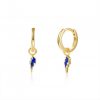 Pendientes Aro Rayo azul Oro. Aros dorados de plata de ley chapada en oro 18 k con charm colgante de rayo esmaltado en color azul.