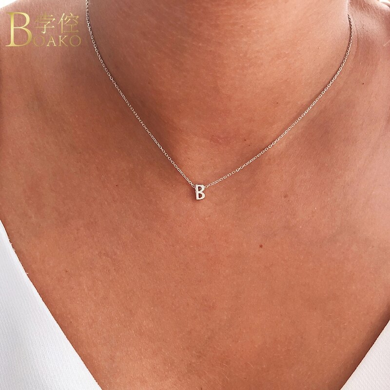 Colgantes y collares con iniciales y letras. Cadena con letra colgante inicial de oro 18 k y plata de ley 925 plateado dorado.
