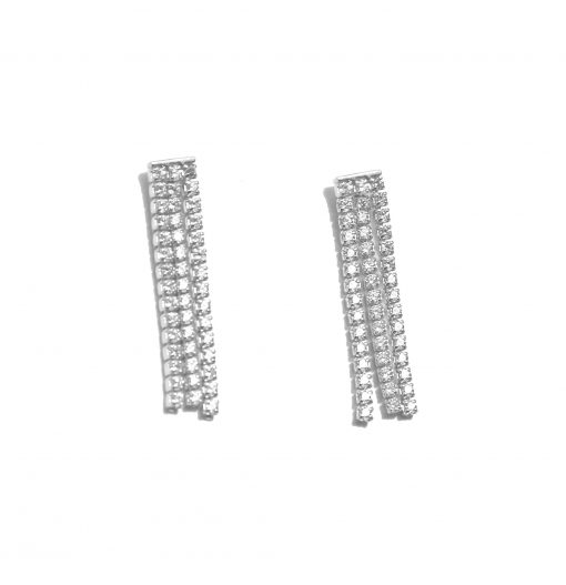 Pendientes Borla Plata son un cañón de luz. Pendientes largos de boda y fiesta en oro con diamantes. Delicados y elegantes.
