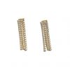 Pendientes Borla Oro son un cañón de luz. Pendientes largos de boda y fiesta en oro con diamantes. Delicados y elegantes.