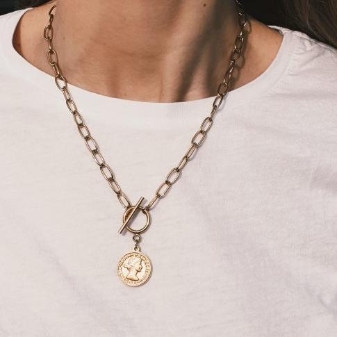 Collar cadena moneda oro dorado