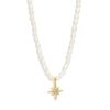Collar de Perlas Estrella Oro. Hecho en plata de ley 925 bañado en oro 18k. Collar perlas con colgante dorado de estrella con circonitas.